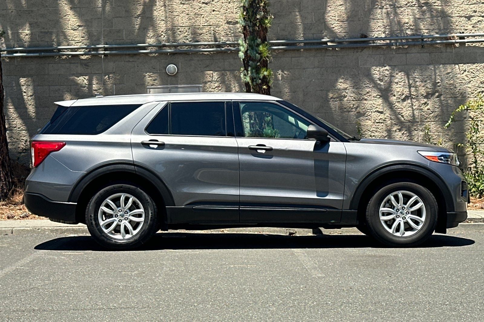 2021 Ford Explorer — side profile view